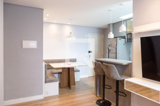 Sala de apartamento à venda com 2 quartos, 42m² em Vila Galvão, Guarulhos