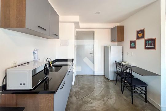 Apartamento para alugar com 1 quarto, 43m² em Vila Madalena, São Paulo