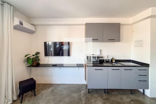 Apartamento para alugar com 1 quarto, 43m² em Vila Madalena, São Paulo