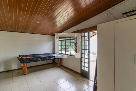 Quarto de casa para alugar com 3 quartos, 120m² em Alvorada, Contagem