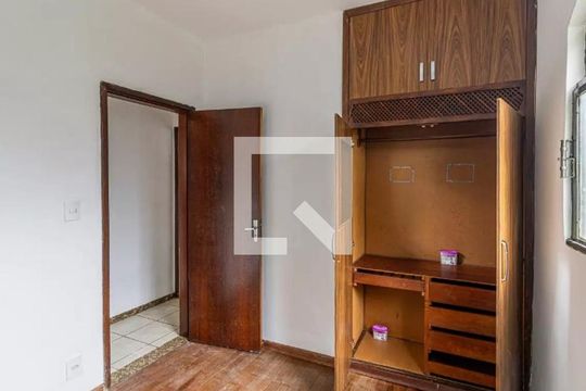 Quarto de casa para alugar com 3 quartos, 120m² em Alvorada, Contagem