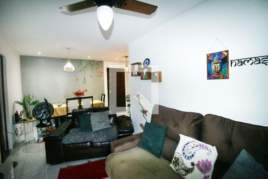 Sala de apartamento à venda com 3 quartos, 80m² em Cordovil, Rio de Janeiro