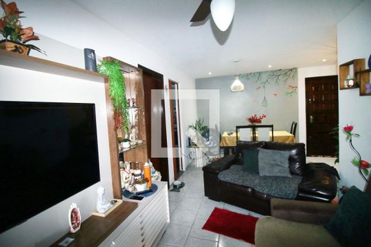 Sala de apartamento à venda com 3 quartos, 80m² em Cordovil, Rio de Janeiro