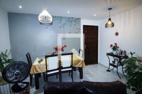 Sala de apartamento à venda com 3 quartos, 80m² em Cordovil, Rio de Janeiro