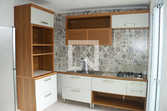 Casa de Condomínio para alugar com 2 quartos, 50m² em Chácara Belverde, Cotia