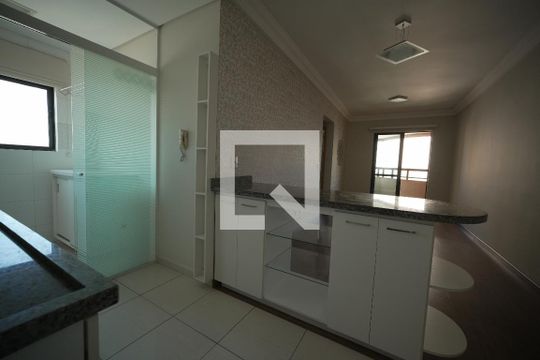 Cozinha de apartamento para alugar com 2 quartos, 68m² em Cristo Rei, Curitiba