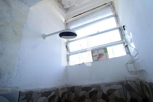 Banheiro de kitnet/studio à venda com 1 quarto, 30m² em Brás de Pina, Rio de Janeiro