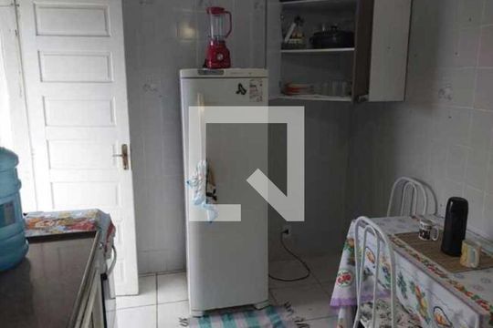Casa de Condomínio para alugar com 2 quartos, 58m² em Peró, Cabo Frio
