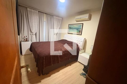 Quarto de casa de condomínio à venda com 3 quartos, 420m² em Jardim Peri, São Paulo