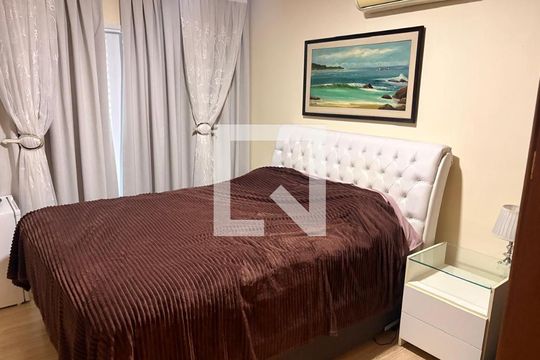 Quarto de casa de condomínio à venda com 3 quartos, 420m² em Jardim Peri, São Paulo