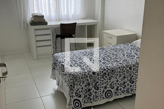Quarto de apartamento para alugar com 3 quartos, 111m² em Itaim Bibi, São Paulo