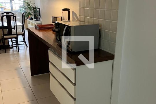 Cozinha de apartamento para alugar com 3 quartos, 111m² em Itaim Bibi, São Paulo