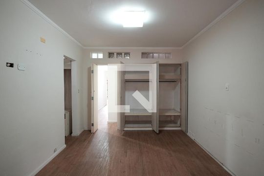 Casa para alugar com 4 quartos, 380m² em Vila Eldizia, Santo André