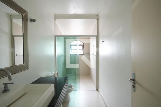 Casa para alugar com 4 quartos, 380m² em Vila Eldizia, Santo André