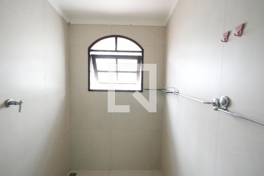 Casa para alugar com 4 quartos, 380m² em Vila Eldizia, Santo André
