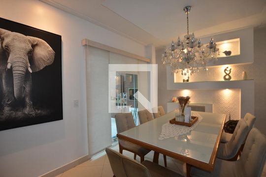 Casa à venda com 3 quartos, 154m² em Vila Valqueire, Rio de Janeiro