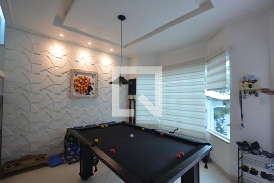 Sala de casa à venda com 3 quartos, 154m² em Vila Valqueire, Rio de Janeiro