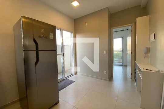 Sala/Cozinha de apartamento para alugar com 1 quarto, 50m² em Vila Sonia, São Paulo