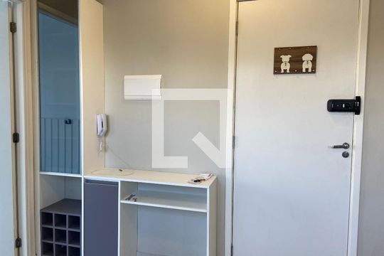 Sala/Cozinha de apartamento para alugar com 1 quarto, 50m² em Vila Sonia, São Paulo