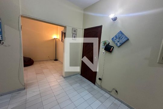 Hall de entrada de apartamento para alugar com 3 quartos, 138m² em Itararé, São Vicente