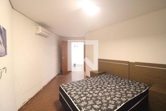 Suíte 1 de casa para alugar com 4 quartos, 200m² em Jardim Ipanema (zona Sul), São Paulo