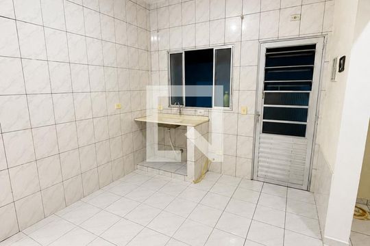 Cozinha de casa para alugar com 1 quarto, 50m² em Jardim Barbacena, Cotia