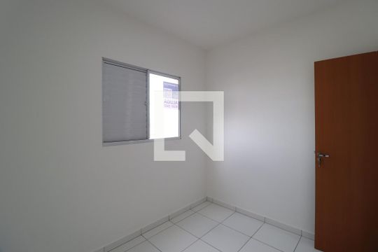 Quarto 1 de apartamento para alugar com 2 quartos, 51m² em Laranjeiras, Uberlândia