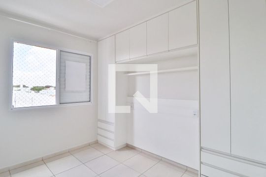 Quarto 2 de apartamento para alugar com 2 quartos, 58m² em Jardim Inconfidência, Uberlândia