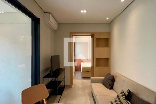 Sala de kitnet/studio para alugar com 1 quarto, 33m² em Pinheiros, São Paulo