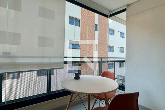 Varanda de kitnet/studio para alugar com 1 quarto, 33m² em Pinheiros, São Paulo