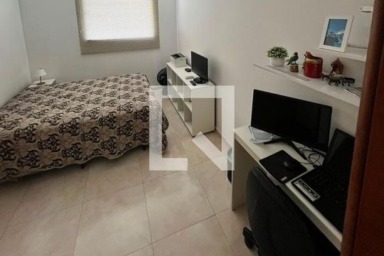 Quarto de casa à venda com 2 quartos, 100m² em Campo Grande, Rio de Janeiro