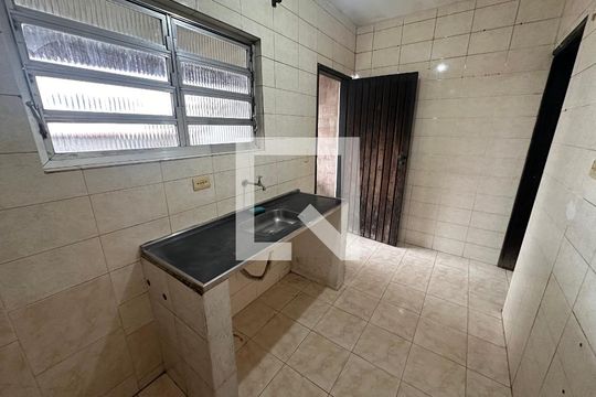 Cozinha de casa para alugar com 2 quartos, 75m² em Vila Santa Lucia, São Paulo
