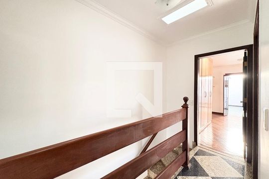 Corredor dos Quartos  de casa à venda com 3 quartos, 181m² em Jardim Sao Ricardo, São Paulo
