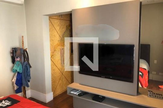 Apartamento à venda com 3 quartos, 200m² em Jardim Prudência, São Paulo