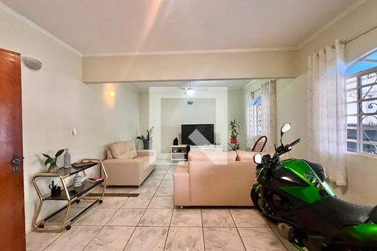 Casa à venda com 4 quartos, 217m² em Parque da Figueira, Campinas