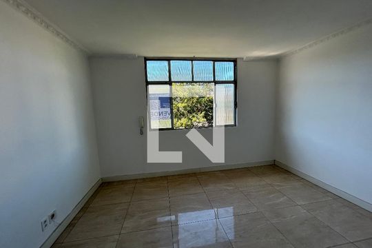 Sala de apartamento à venda com 3 quartos, 65m² em Inhaúma, Rio de Janeiro