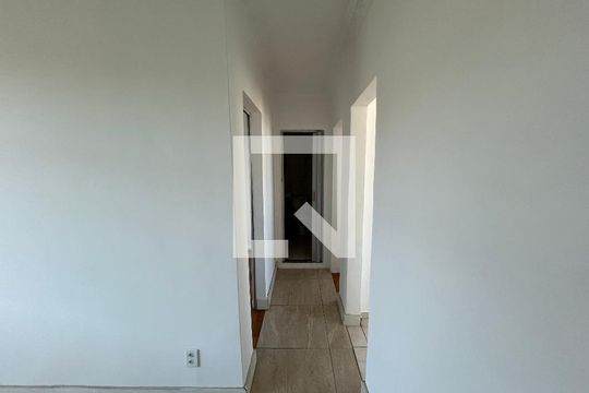 Corredor de apartamento à venda com 3 quartos, 65m² em Inhaúma, Rio de Janeiro