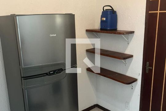 Cozinha de kitnet/studio para alugar com 1 quarto, 44m² em Rio do Ouro, São Gonçalo