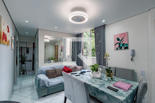 Apartamento para alugar com 3 quartos, 53m² em Jardim Maristela, São Paulo