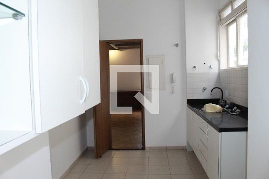 Apartamento para alugar com 3 quartos, 220m² em Higienópolis, São Paulo