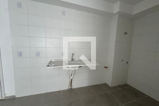 Cozinha de apartamento para alugar com 2 quartos, 45m² em Butantã , Osasco