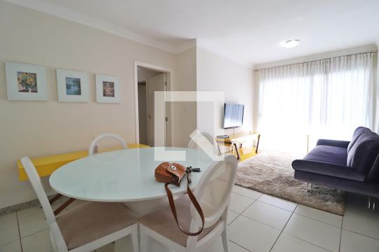 Sala de apartamento para alugar com 3 quartos, 89m² em Centro, Uberlândia