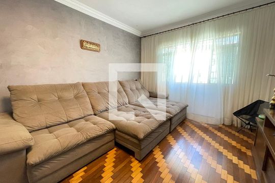 Sala de casa à venda com 4 quartos, 250m² em Vila Nova Alba, São Paulo