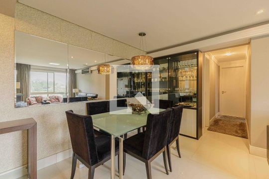 Sala de apartamento à venda com 3 quartos, 80m² em Jardim Carvalho, Porto Alegre