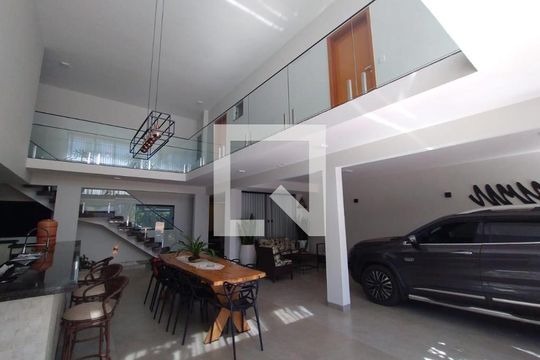 Sala de casa para alugar com 4 quartos, 372m² em Cidade Jardim, Uberlândia