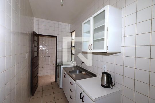 Cozinha de apartamento à venda com 2 quartos, 63m² em São Geraldo, Porto Alegre