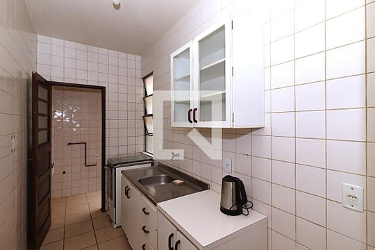 Cozinha de apartamento à venda com 2 quartos, 63m² em São Geraldo, Porto Alegre