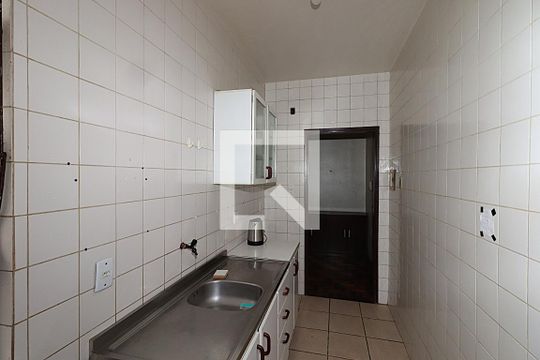 Cozinha de apartamento à venda com 2 quartos, 63m² em São Geraldo, Porto Alegre
