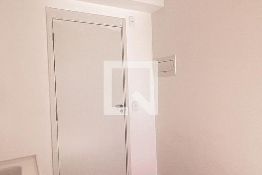 Sala/cozinha de kitnet/studio à venda com 1 quarto, 17m² em Jardim Danfer, São Paulo