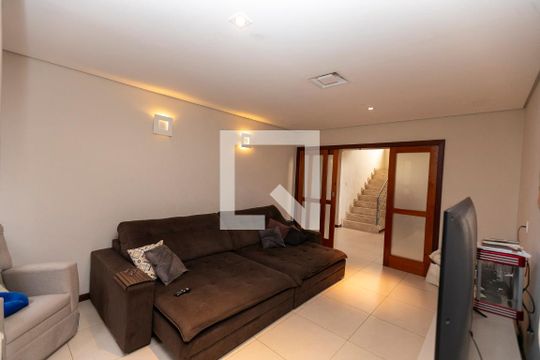 SALA DE TV de casa de condomínio para alugar com 4 quartos, 420m² em Jardim Santana, Campinas